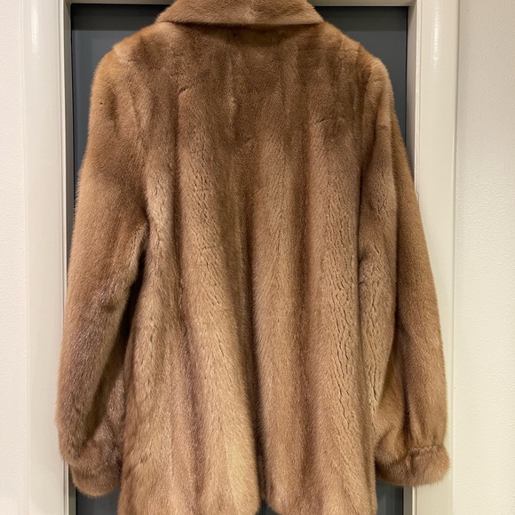 Gorgeous Blond Mink Jacket - Picture 11 of 12
